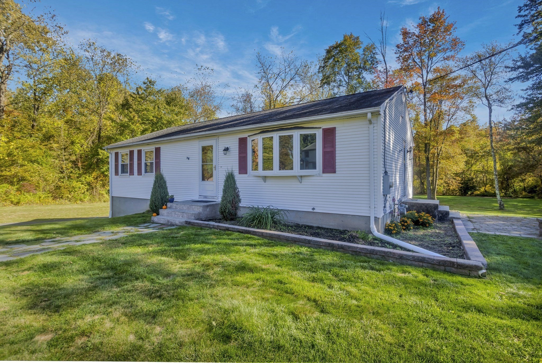 260 Wolcott Ave, West Springfield, MA 01089 - Image 1