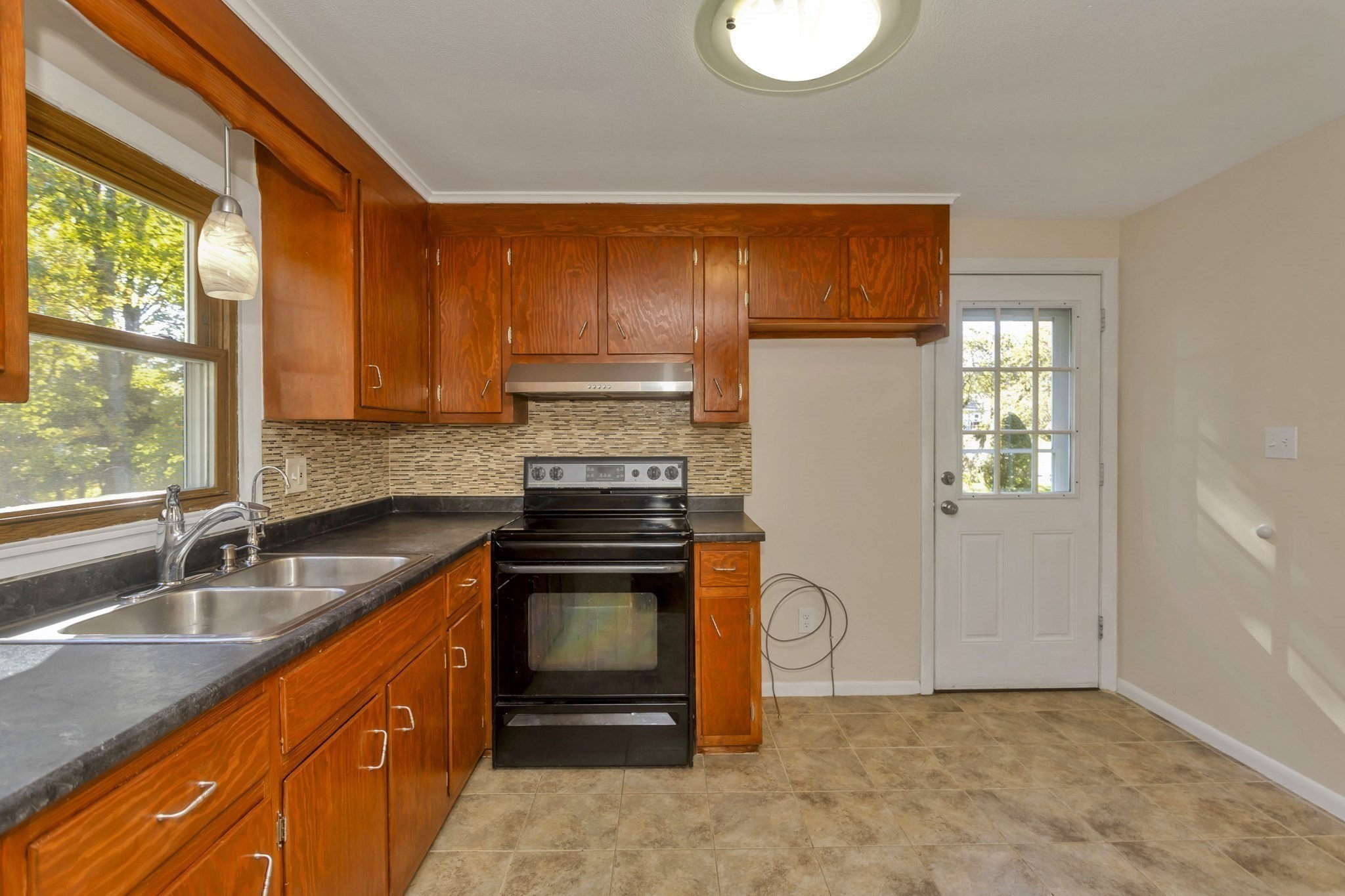 260 Wolcott Ave, West Springfield, MA 01089 - Image 12