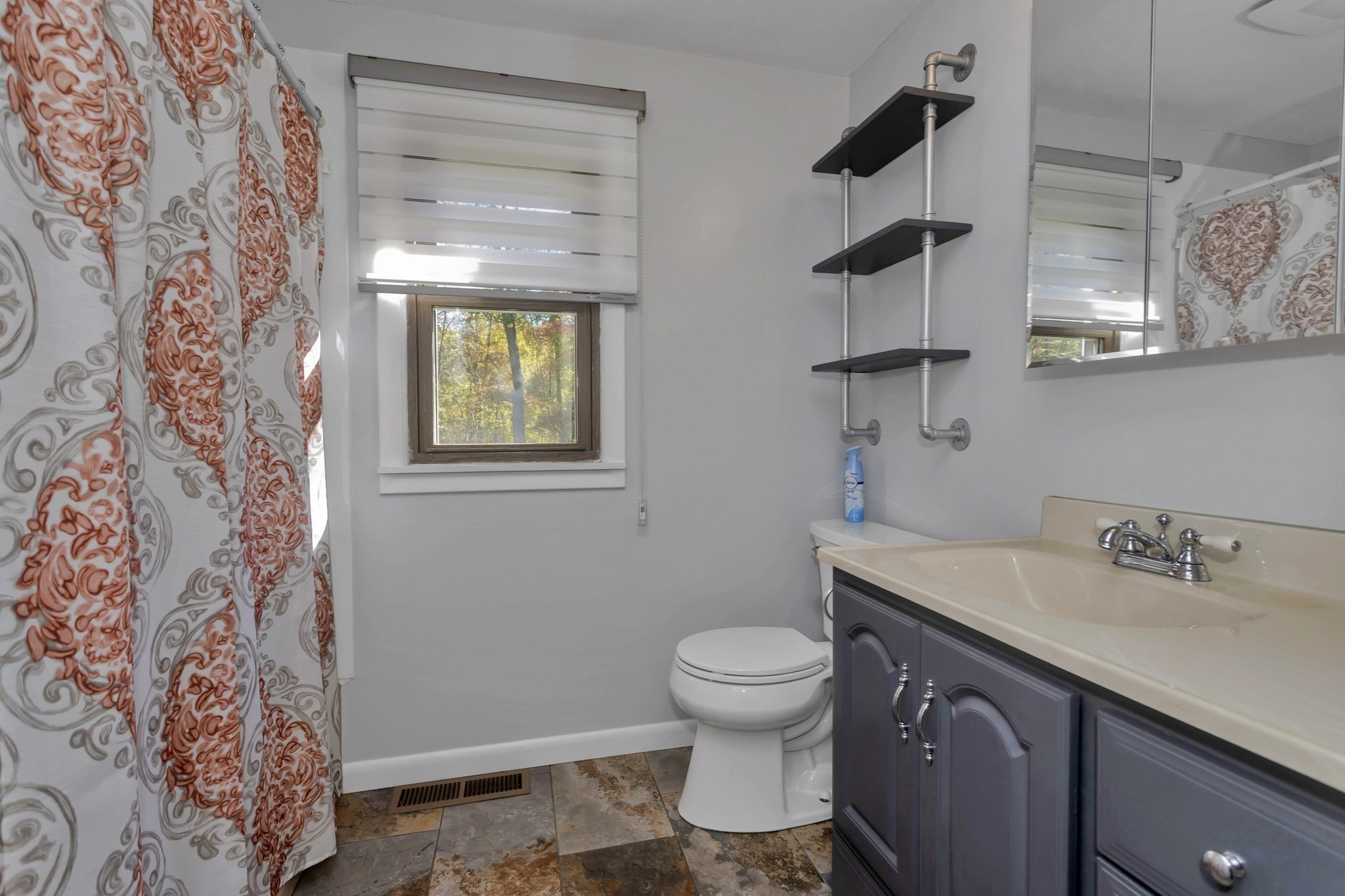 260 Wolcott Ave, West Springfield, MA 01089 - Image 15