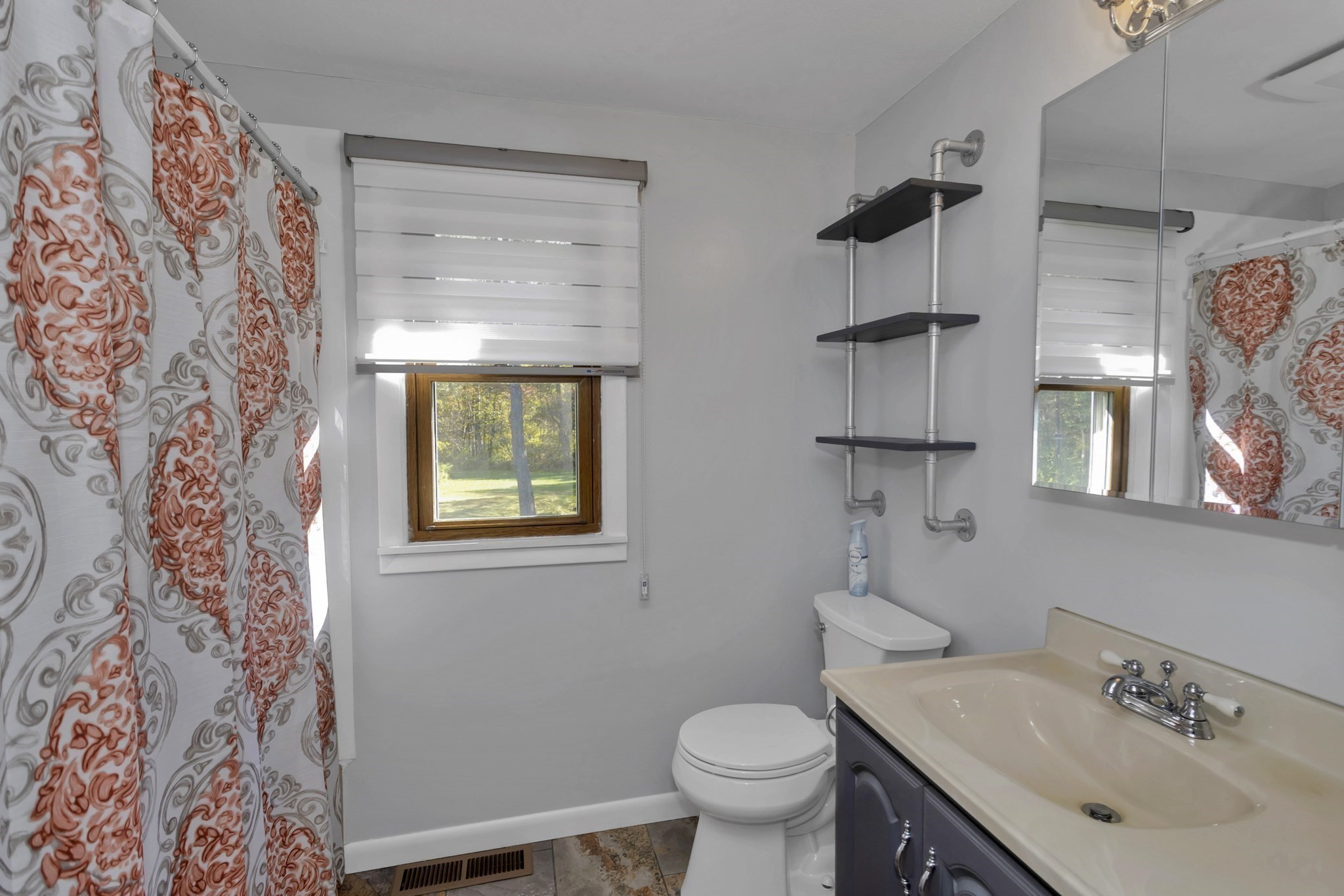 260 Wolcott Ave, West Springfield, MA 01089 - Image 16