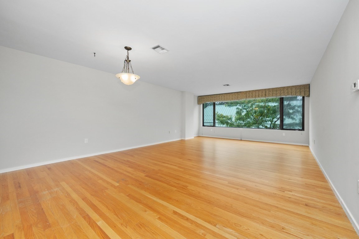 183 Oak Street Unit 307, Newton, MA 02464 - Image 6
