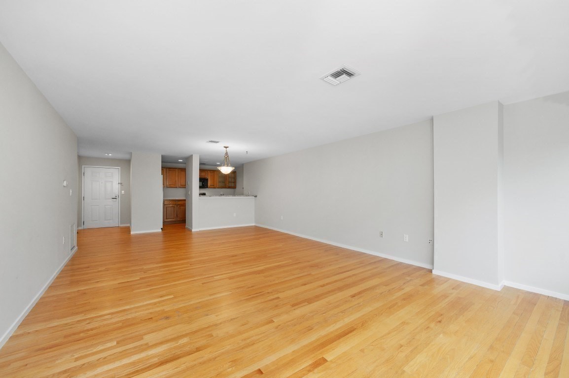 183 Oak Street Unit 307, Newton, MA 02464 - Image 7