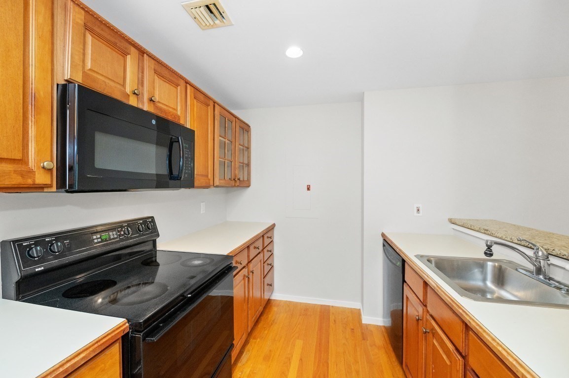 183 Oak Street Unit 307, Newton, MA 02464 - Image 9