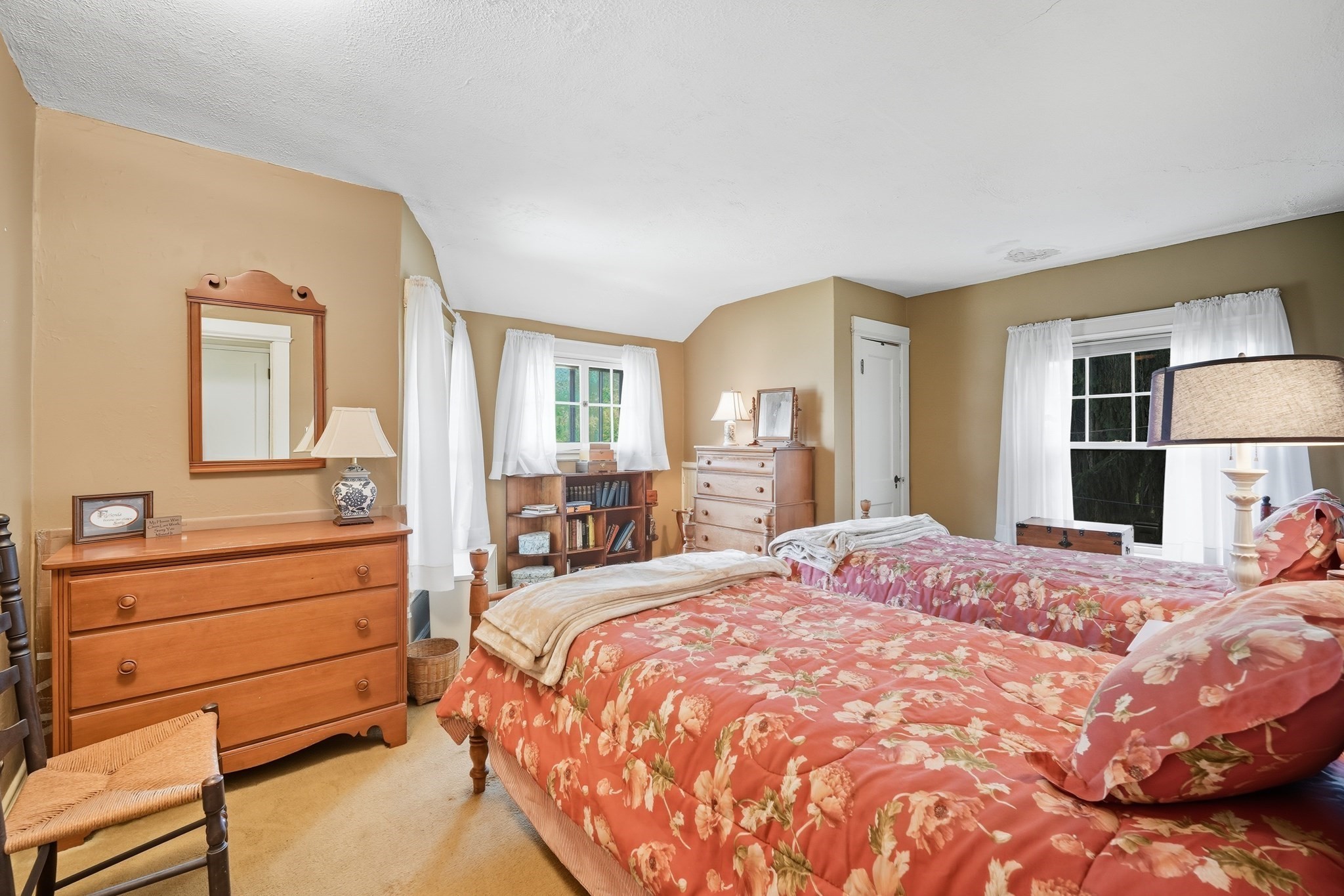 31 Wellesley Rd, Holyoke, MA 01040 - Image 16