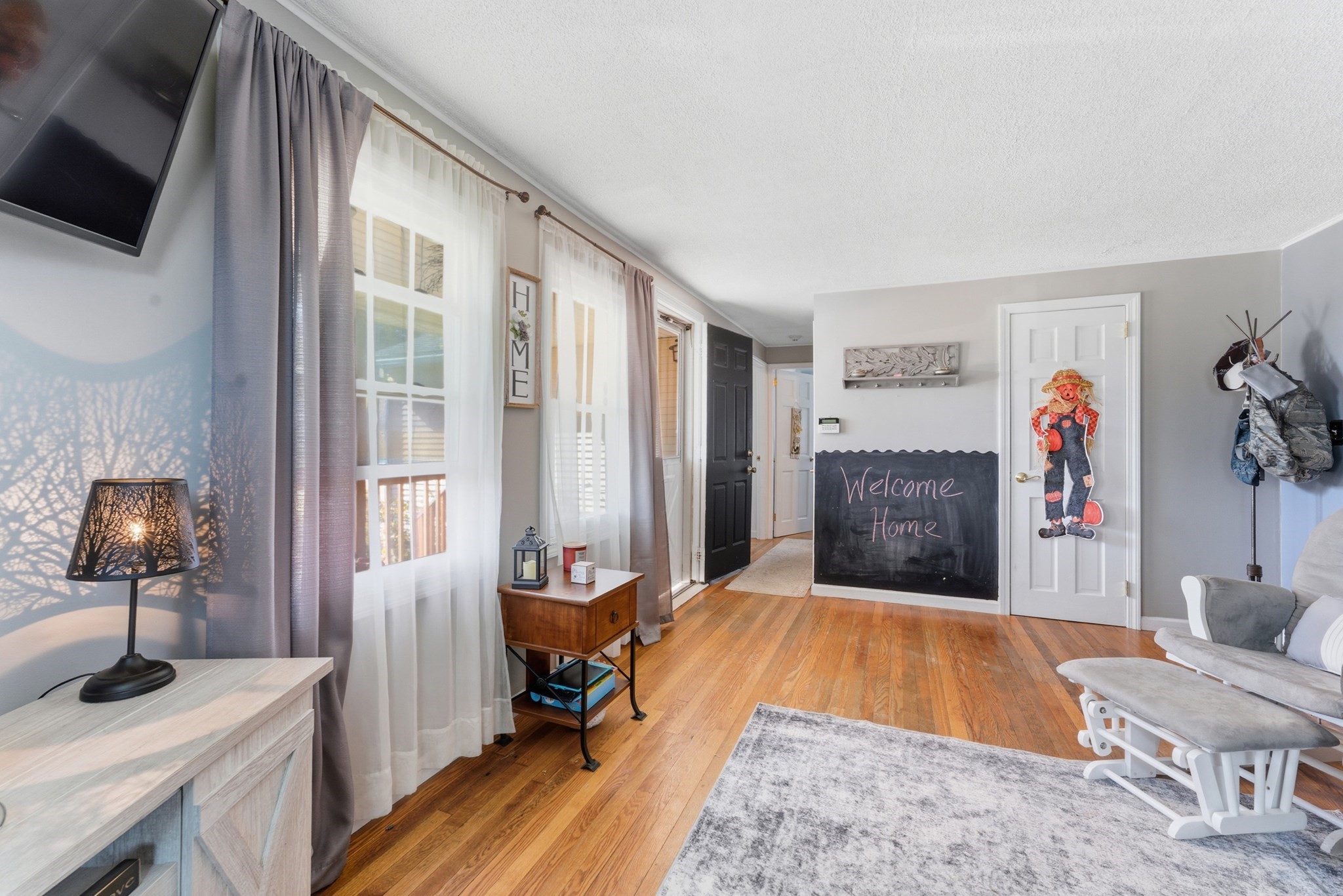 210 Clarendon Avenue, Chicopee, MA 01013 - Image 9