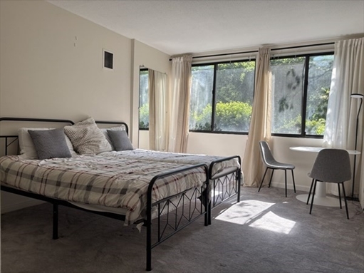 1731 Beacon St, Apt 4