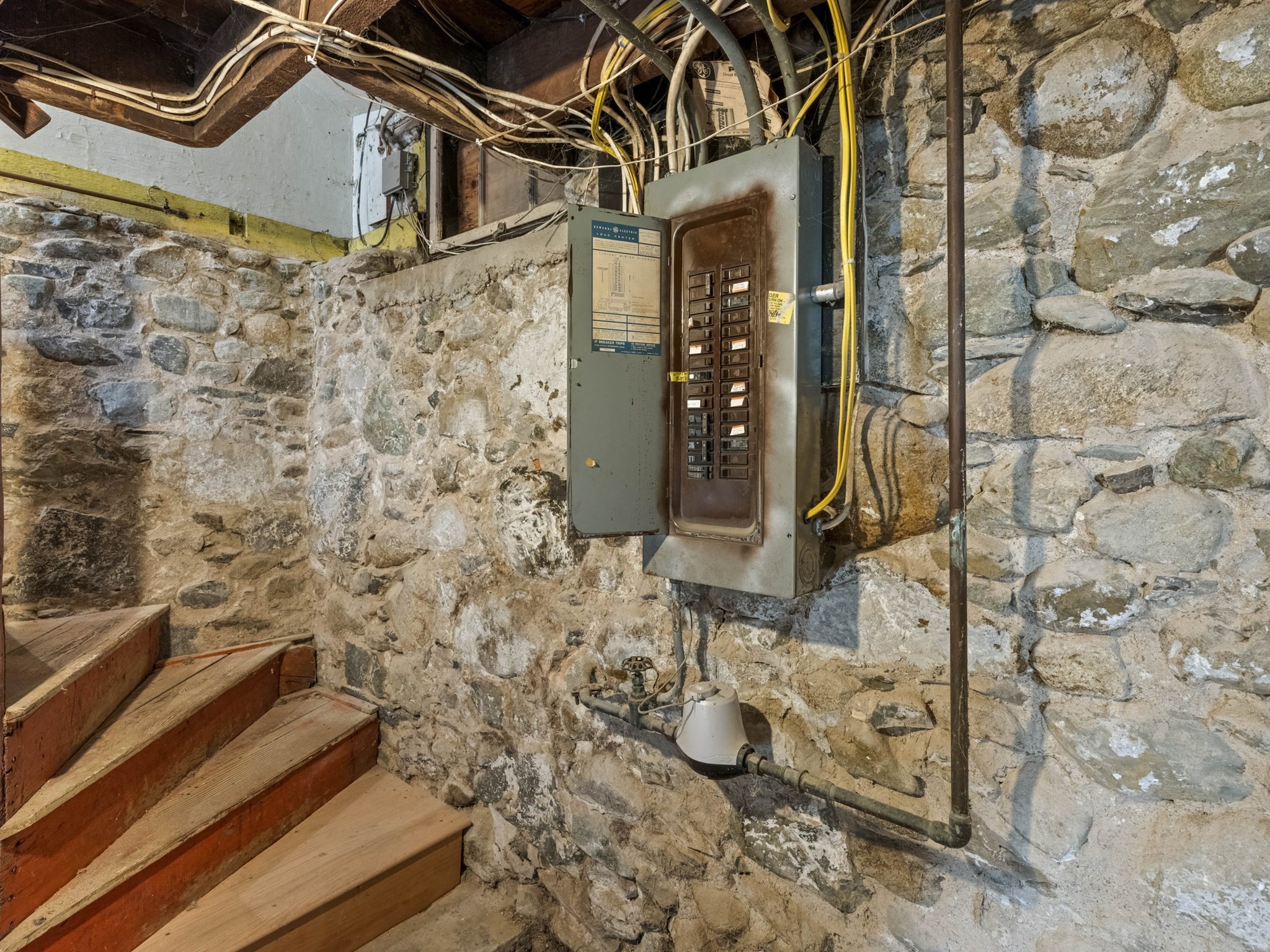 2 Laurel St, Chelsea, MA 02150 - Image 40