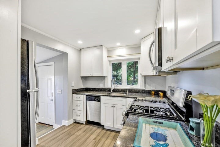 576 Strawberry Hill Rd, Barnstable, MA 02632 - Image 4