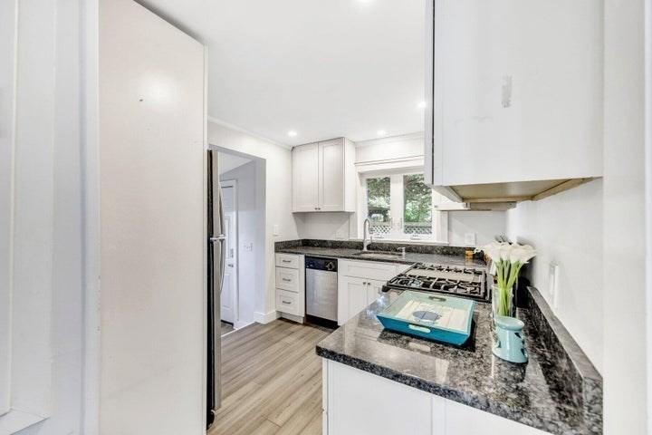 576 Strawberry Hill Rd, Barnstable, MA 02632 - Image 7