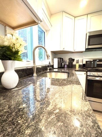 576 Strawberry Hill Rd, Barnstable, MA 02632 - Image 8