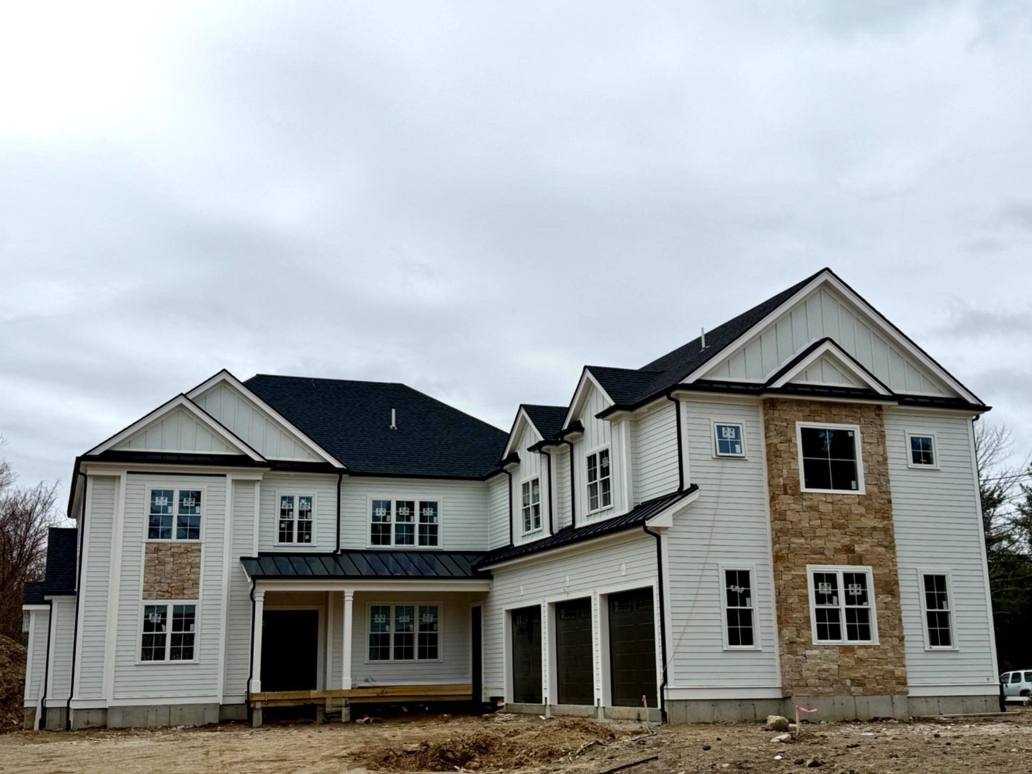 9 Cervelli Farm Dr, Hanover, MA 02339