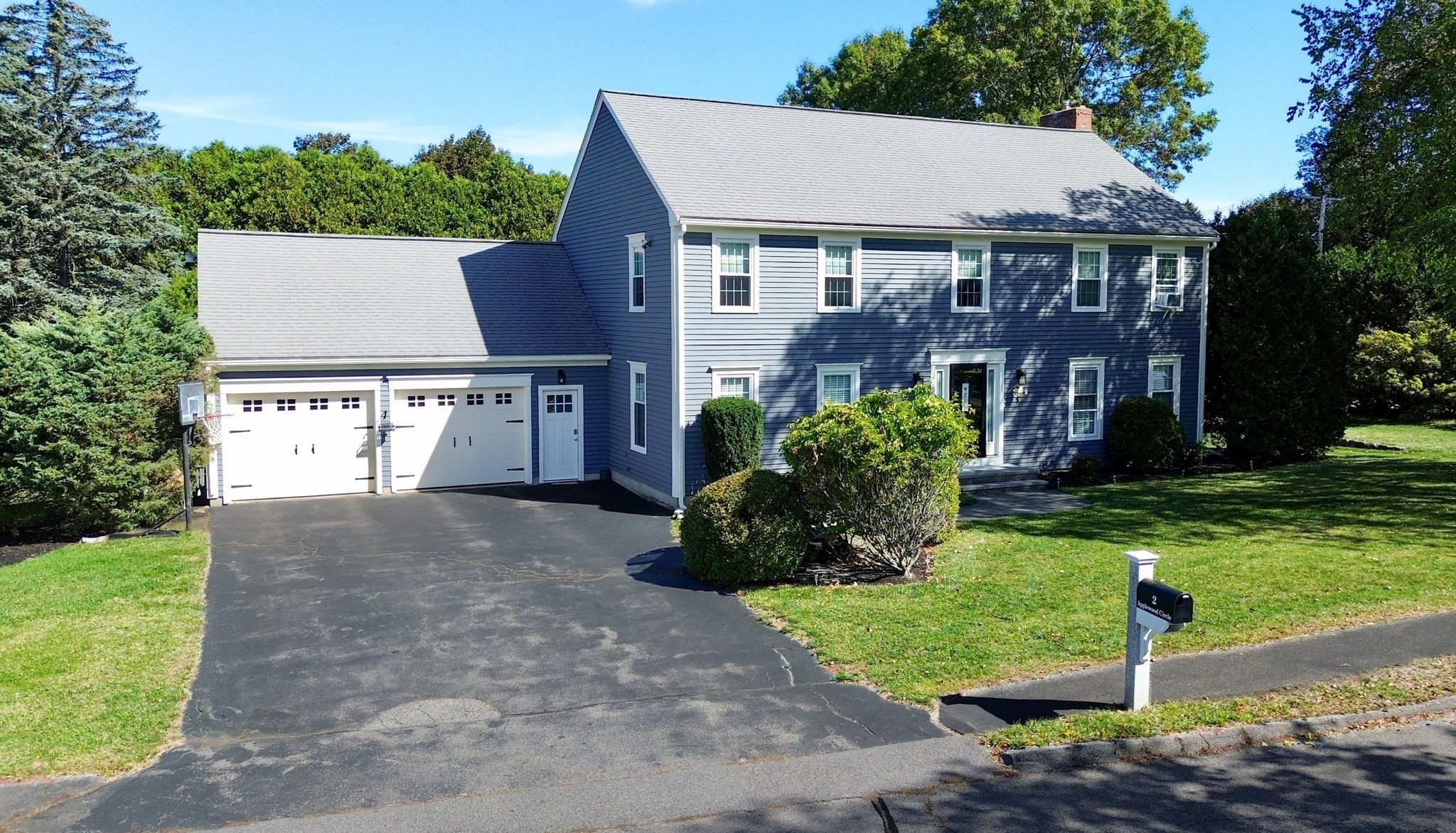 2 Applewood Circle, Shrewsbury, MA 01545