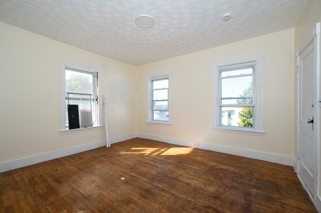 91 Fox St, Worcester, MA 01604 - Image 15