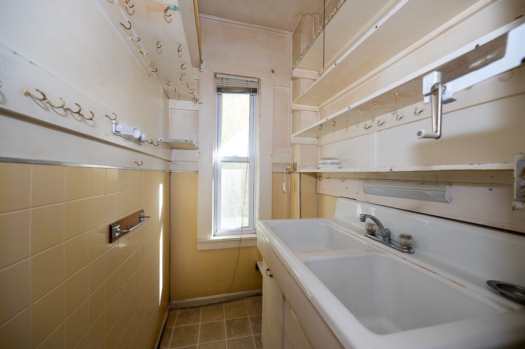 91 Fox St, Worcester, MA 01604 - Image 32