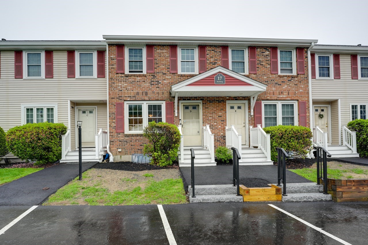 17 Fernwood Dr Unit D, Leominster, MA 01453 - Image 1