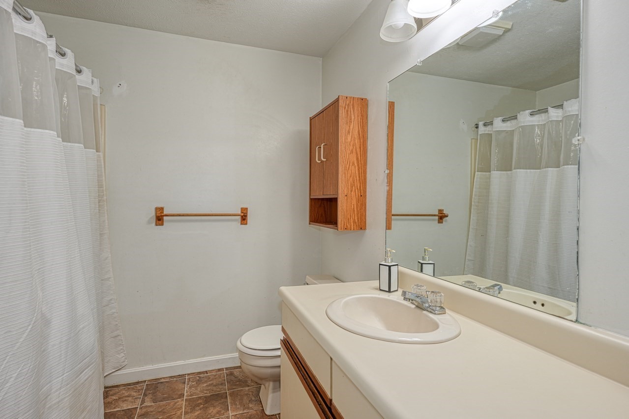 17 Fernwood Dr Unit D, Leominster, MA 01453 - Image 13