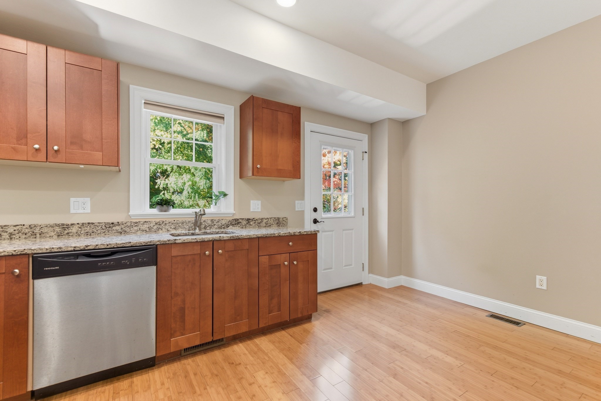 8 Saint Marys Way Unit 8, Marlborough, MA 01752 - Image 6
