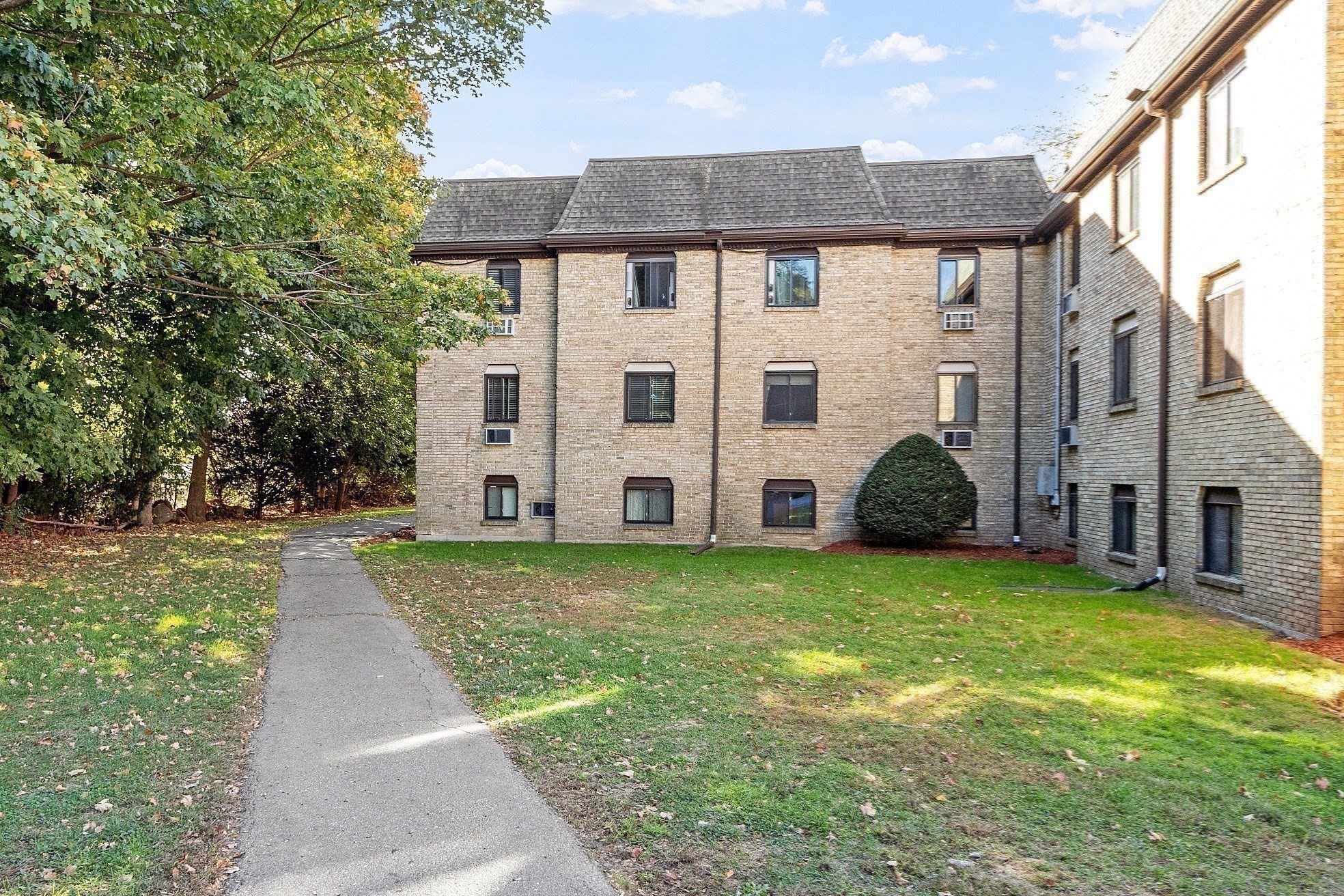 295 Pawtucket Blvd Unit 7, Lowell, MA 01854 - Image 23