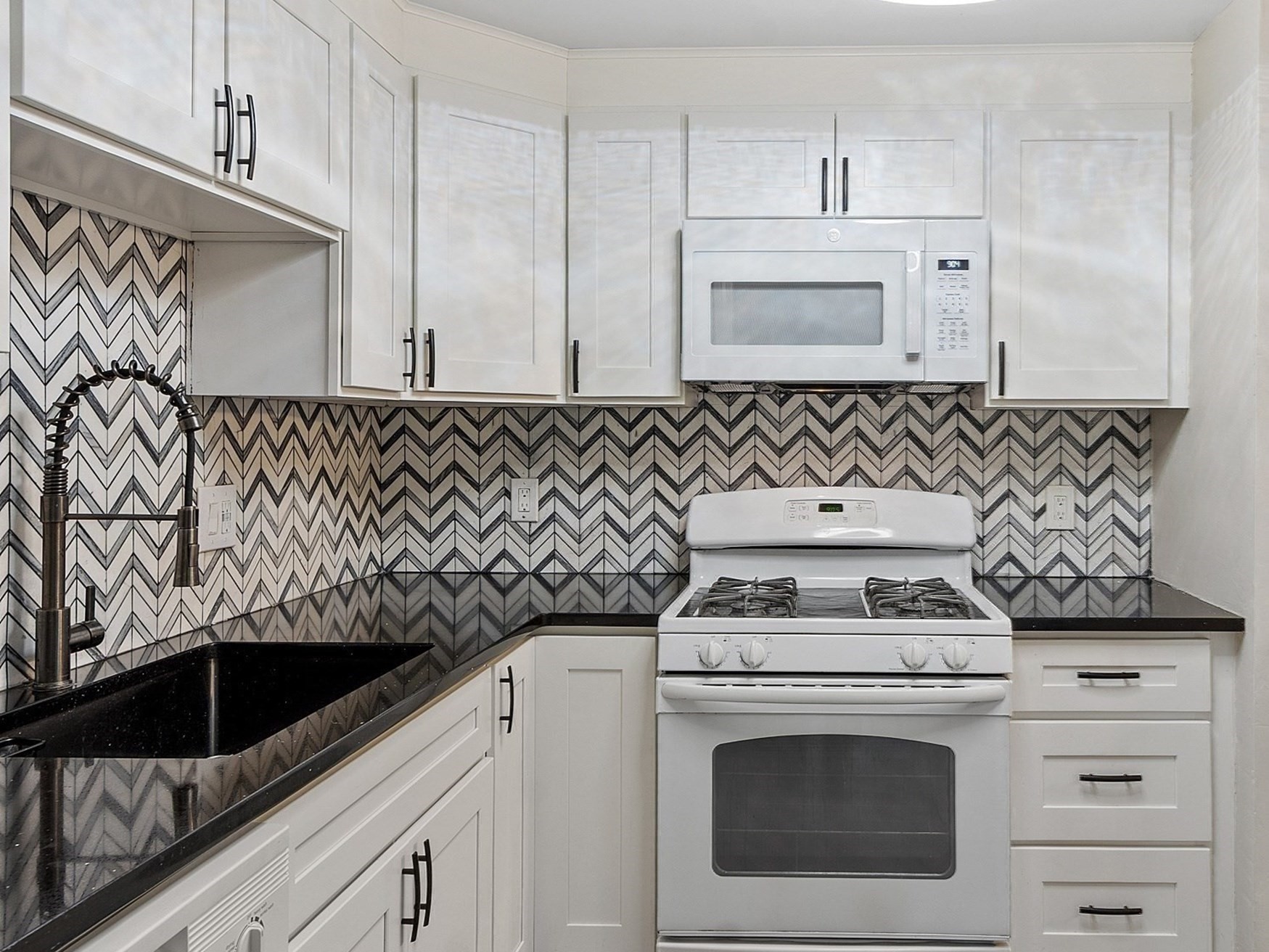 295 Pawtucket Blvd Unit 7, Lowell, MA 01854 - Image 5