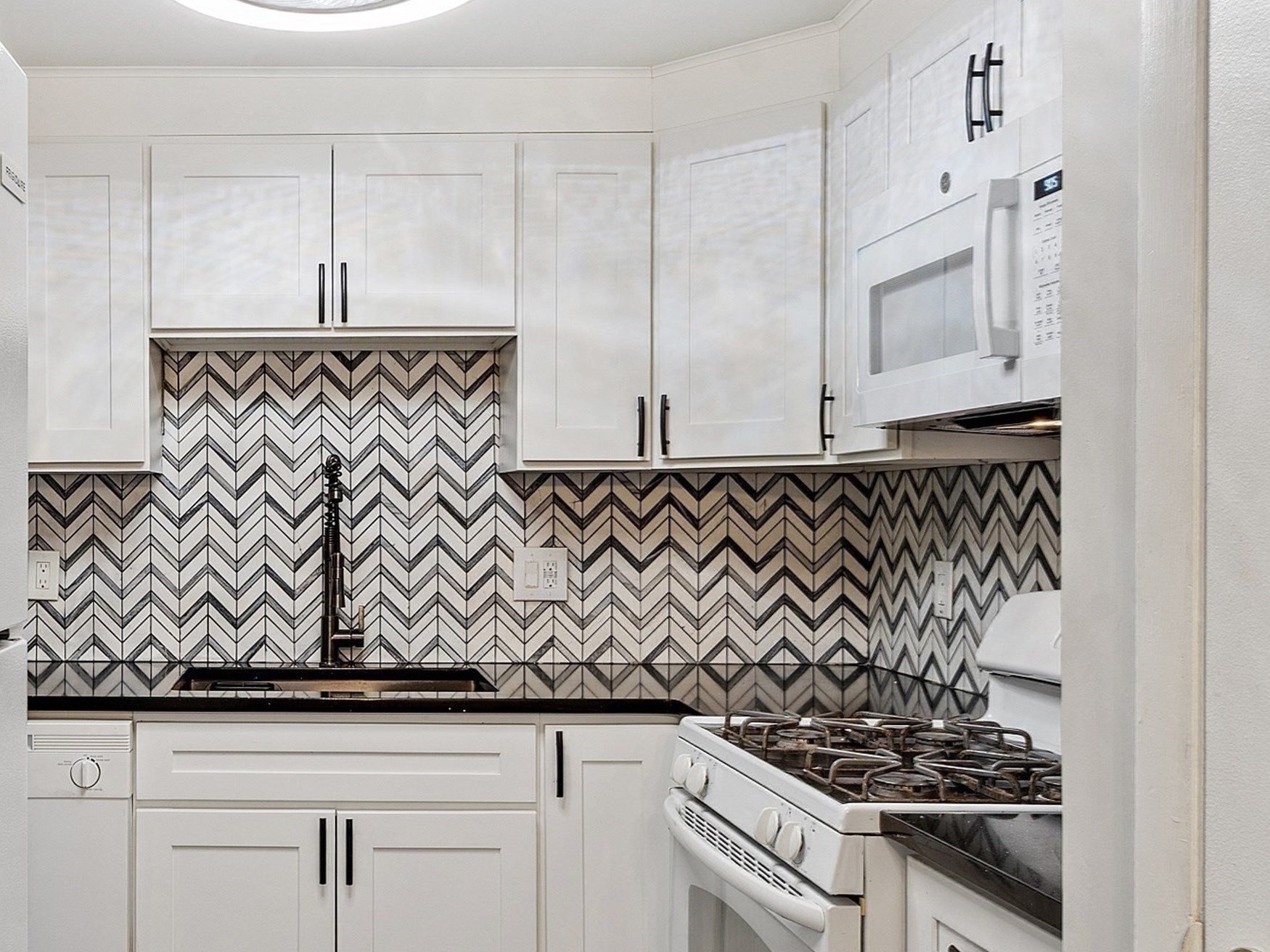 295 Pawtucket Blvd Unit 7, Lowell, MA 01854 - Image 6