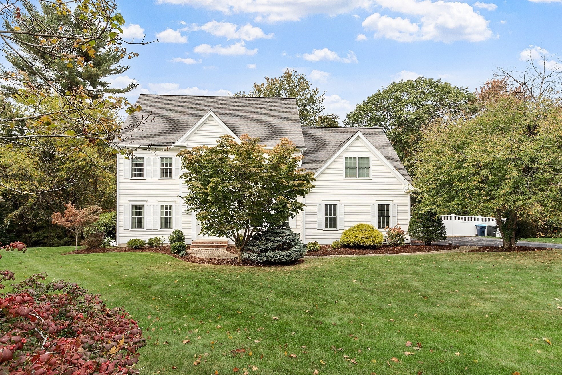 34 Joseph Rd, Shrewsbury, MA 01545 - Image 2