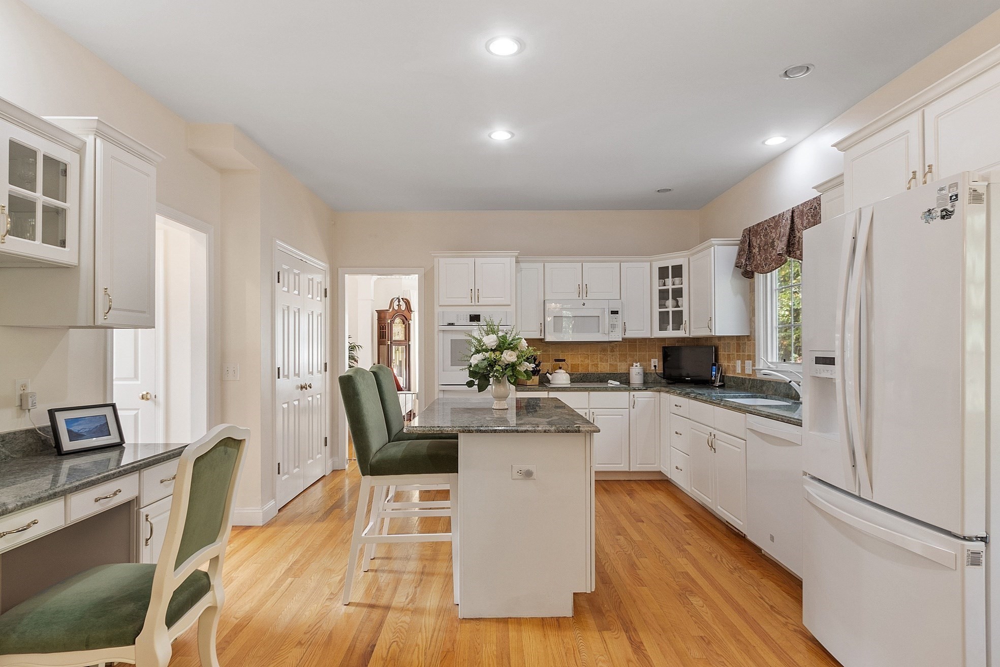 34 Joseph Rd, Shrewsbury, MA 01545 - Image 15