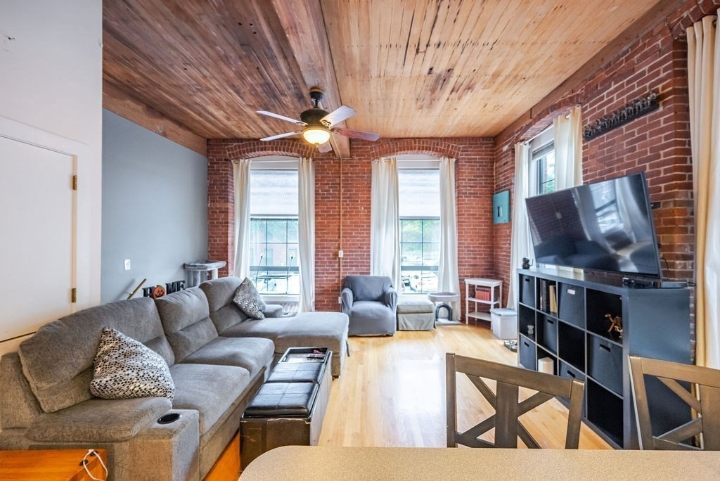 14 Sanford St Unit 15, Medway, MA 02053 - Image 12