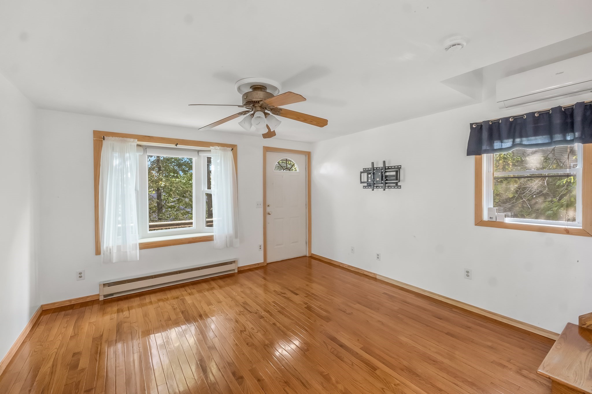 29 Chilmark St, Worcester, MA 01604 - Image 2