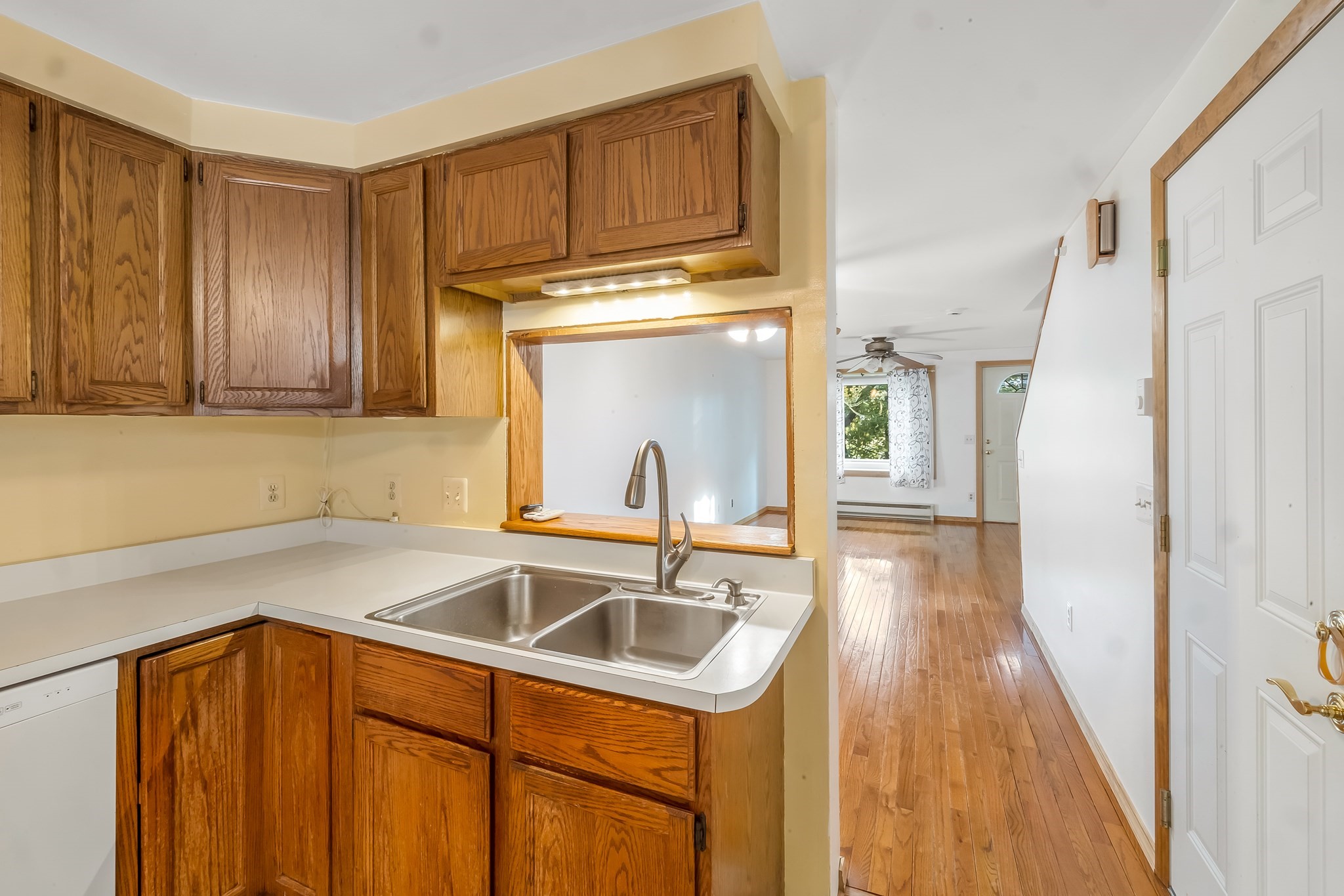 29 Chilmark St, Worcester, MA 01604 - Image 6