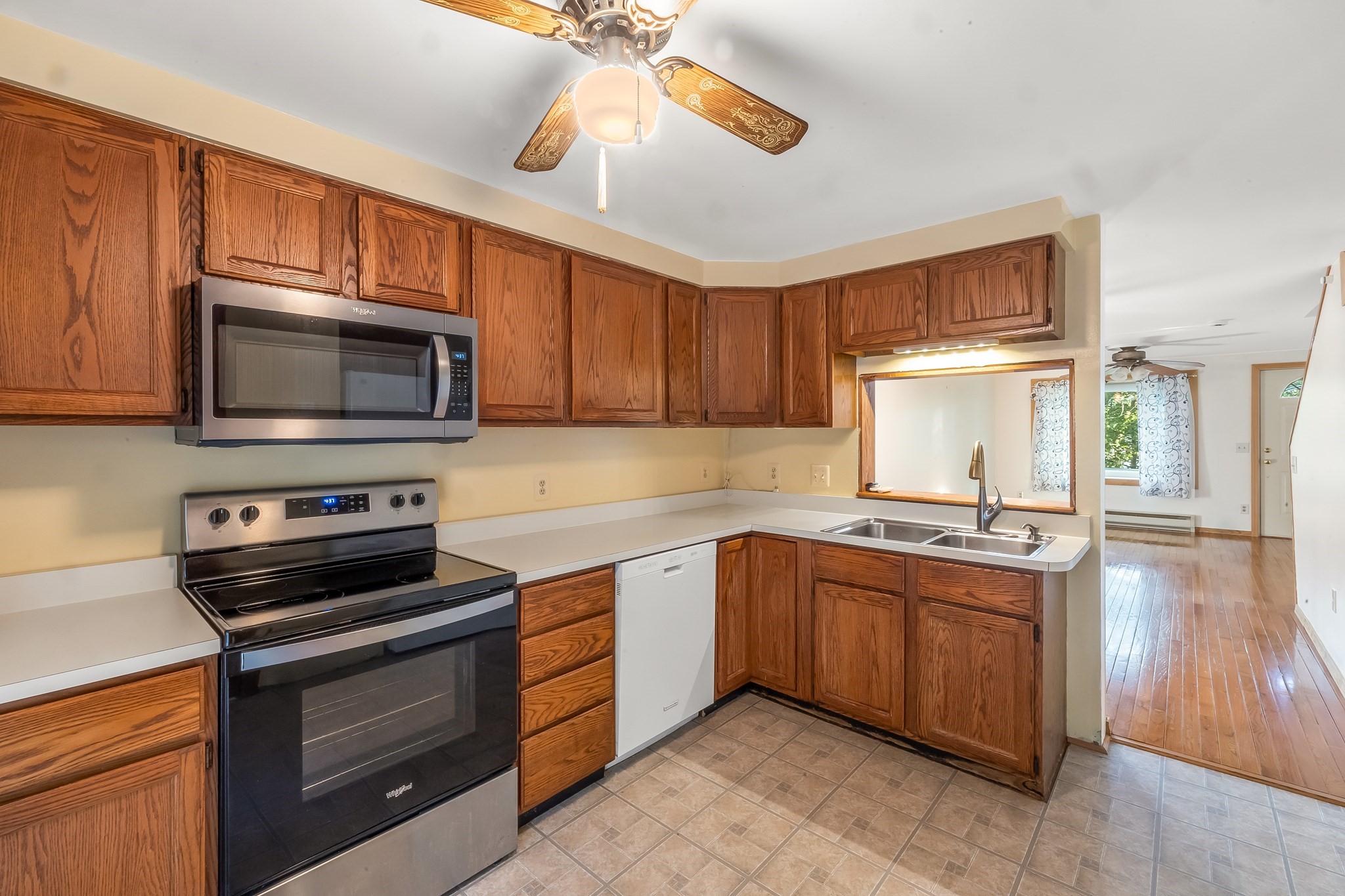 29 Chilmark St, Worcester, MA 01604 - Image 8