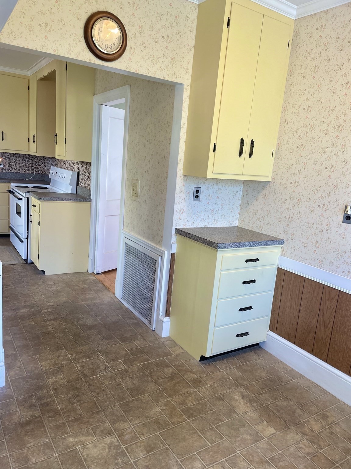 137 Boylston St, Brockton, MA 02301 - Image 17