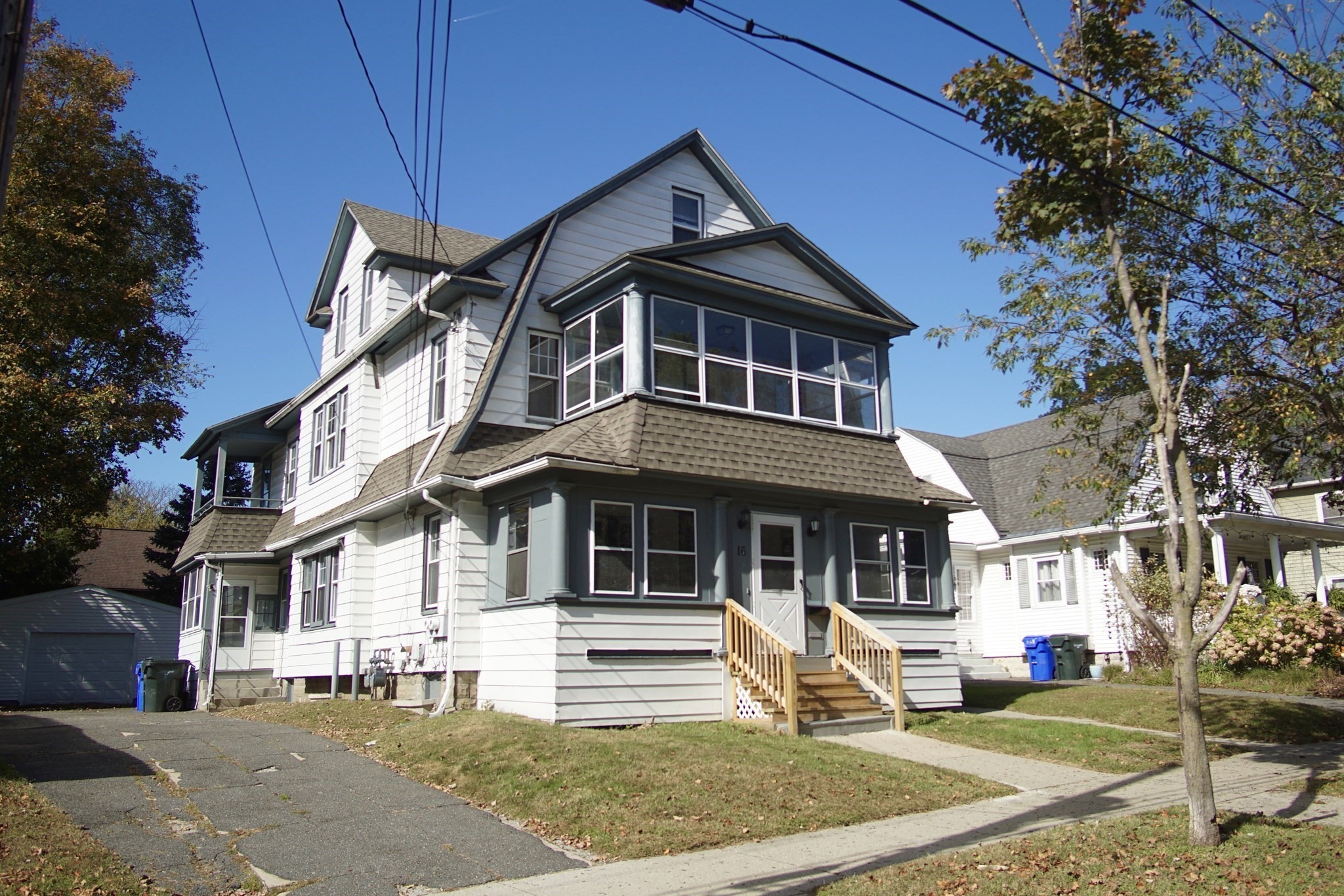 16 Eddywood St, Springfield, MA 01118