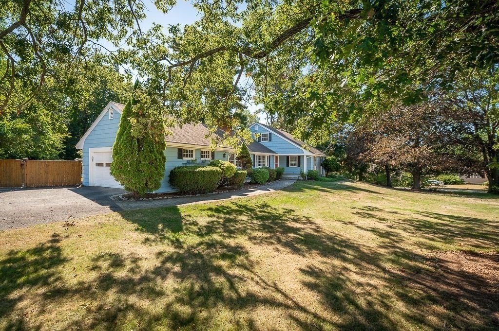 219 Topsfield Road, Wenham, MA 01984