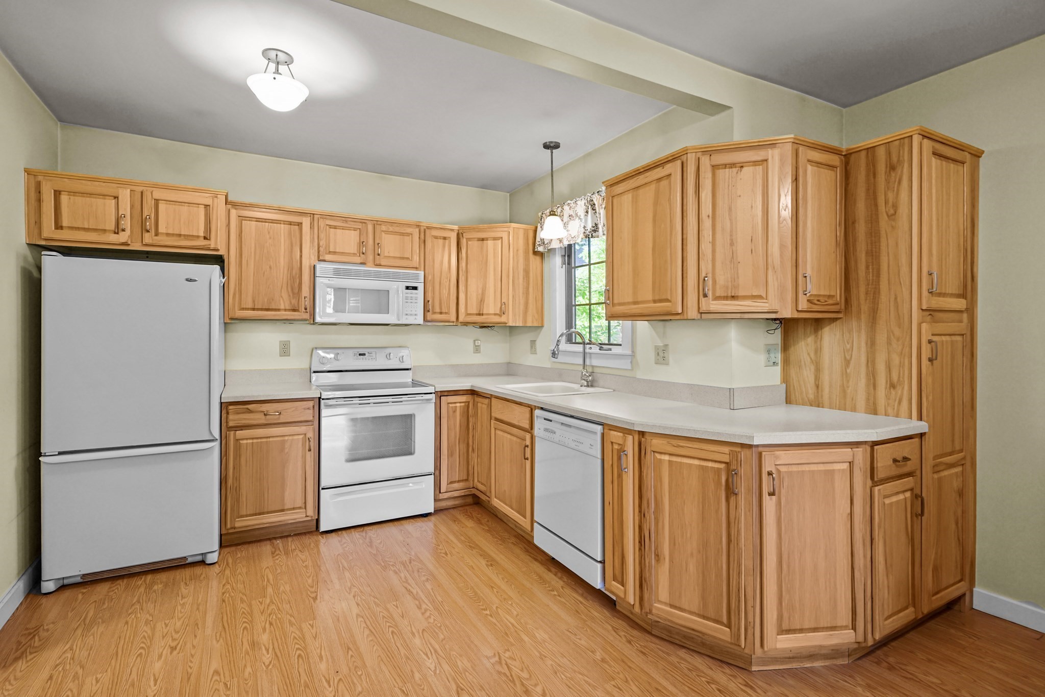 137 Sumner St, North Attleboro, MA 02760 - Image 8