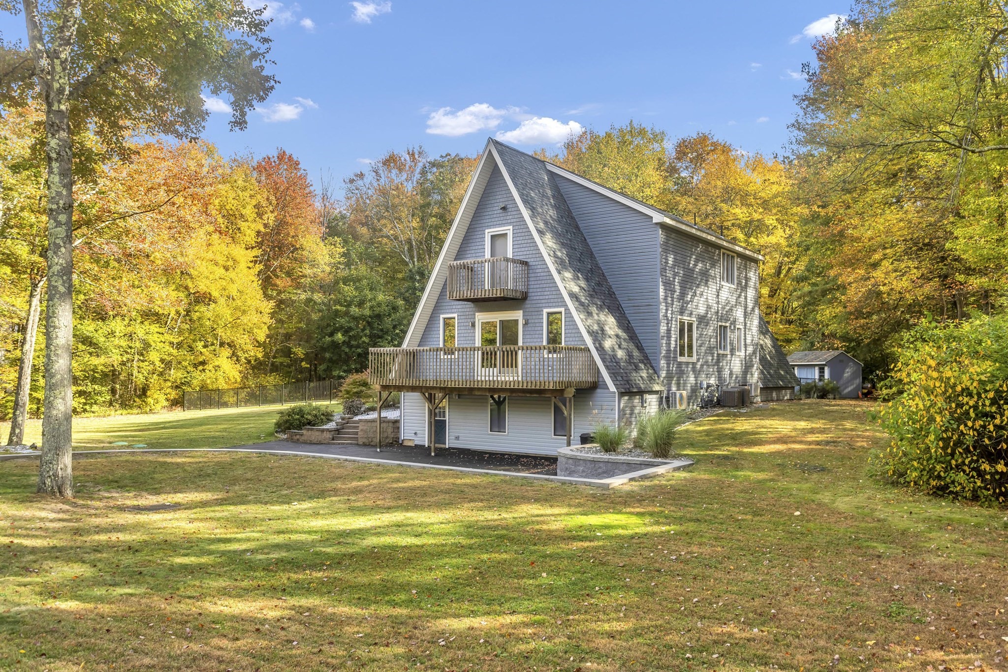 123 Mountainview Rd, East Longmeadow, MA 01028