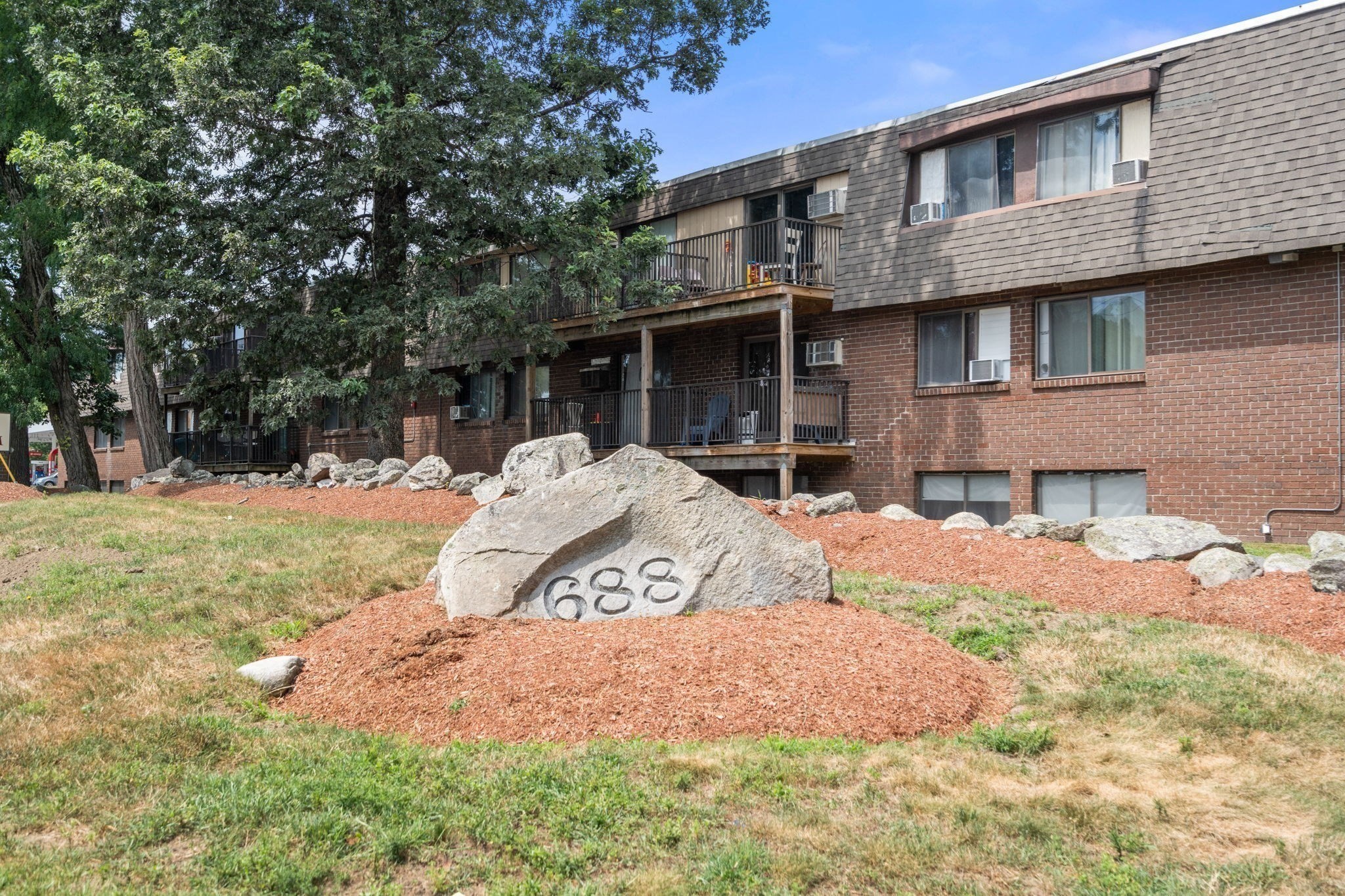 688 Boston Post Rd E Unit 202, Marlborough, MA 01752