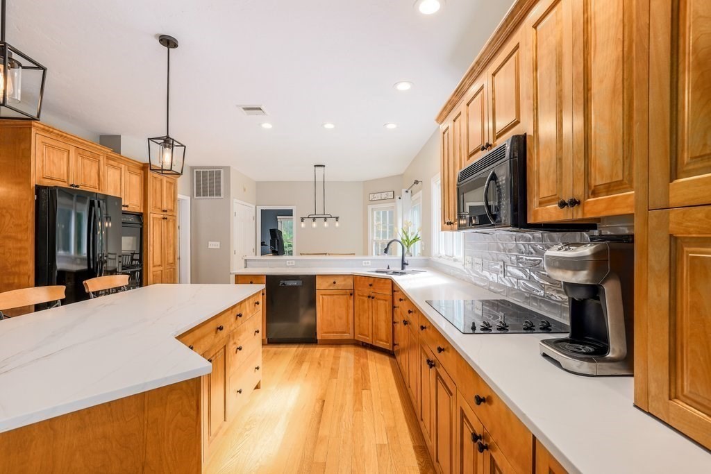 29 Lawrence Dr, Franklin, MA 02038 - Image 5