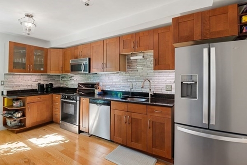 681 Massachusetts Ave, Apt 1