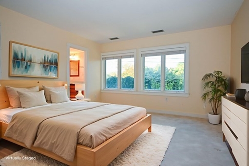 697 Hammond St, Apt 697