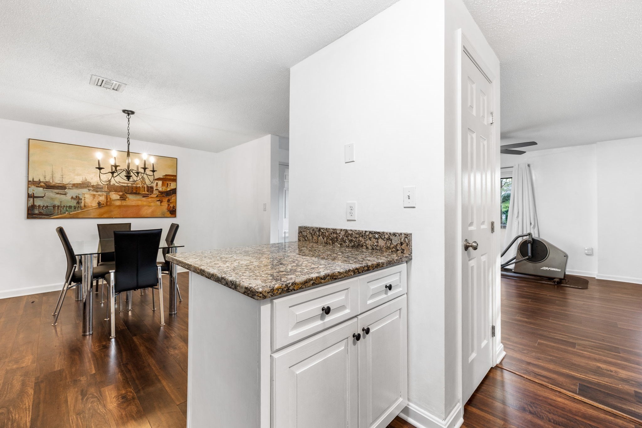 14 Bourbon St Unit 25, Peabody, MA 01960 - Image 5