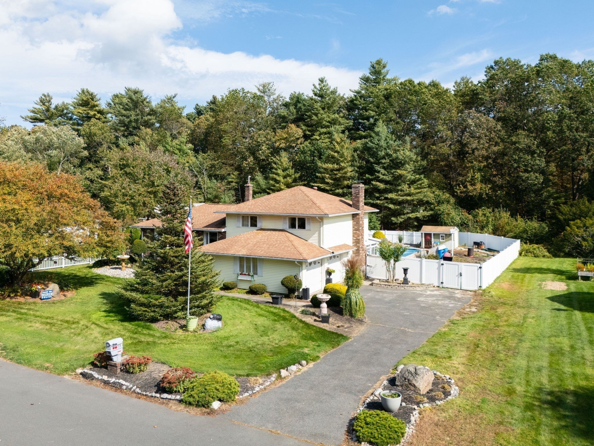 173 Colonial Dr, Ludlow, MA 01056