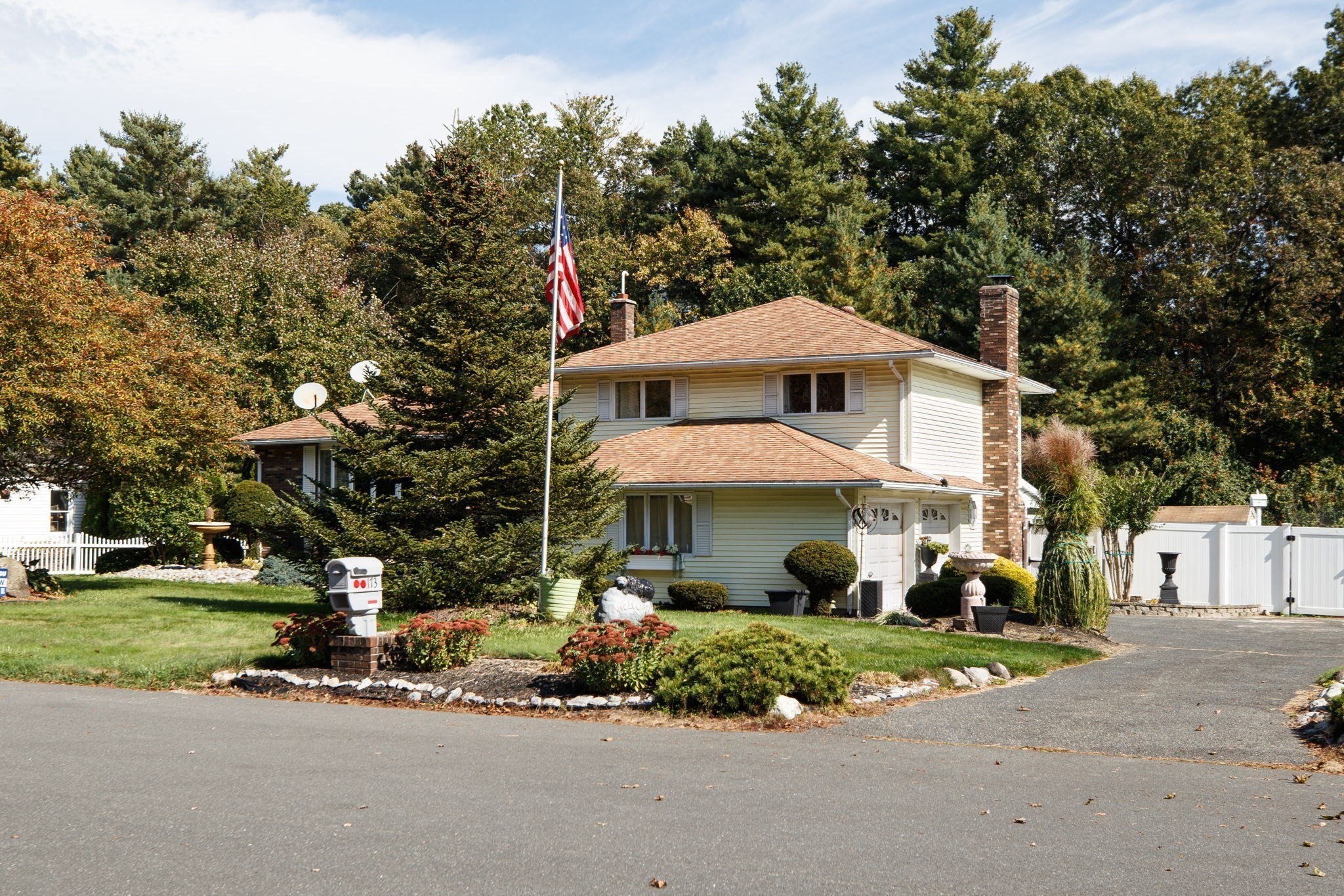 173 Colonial Dr, Ludlow, MA 01056 - Image 2