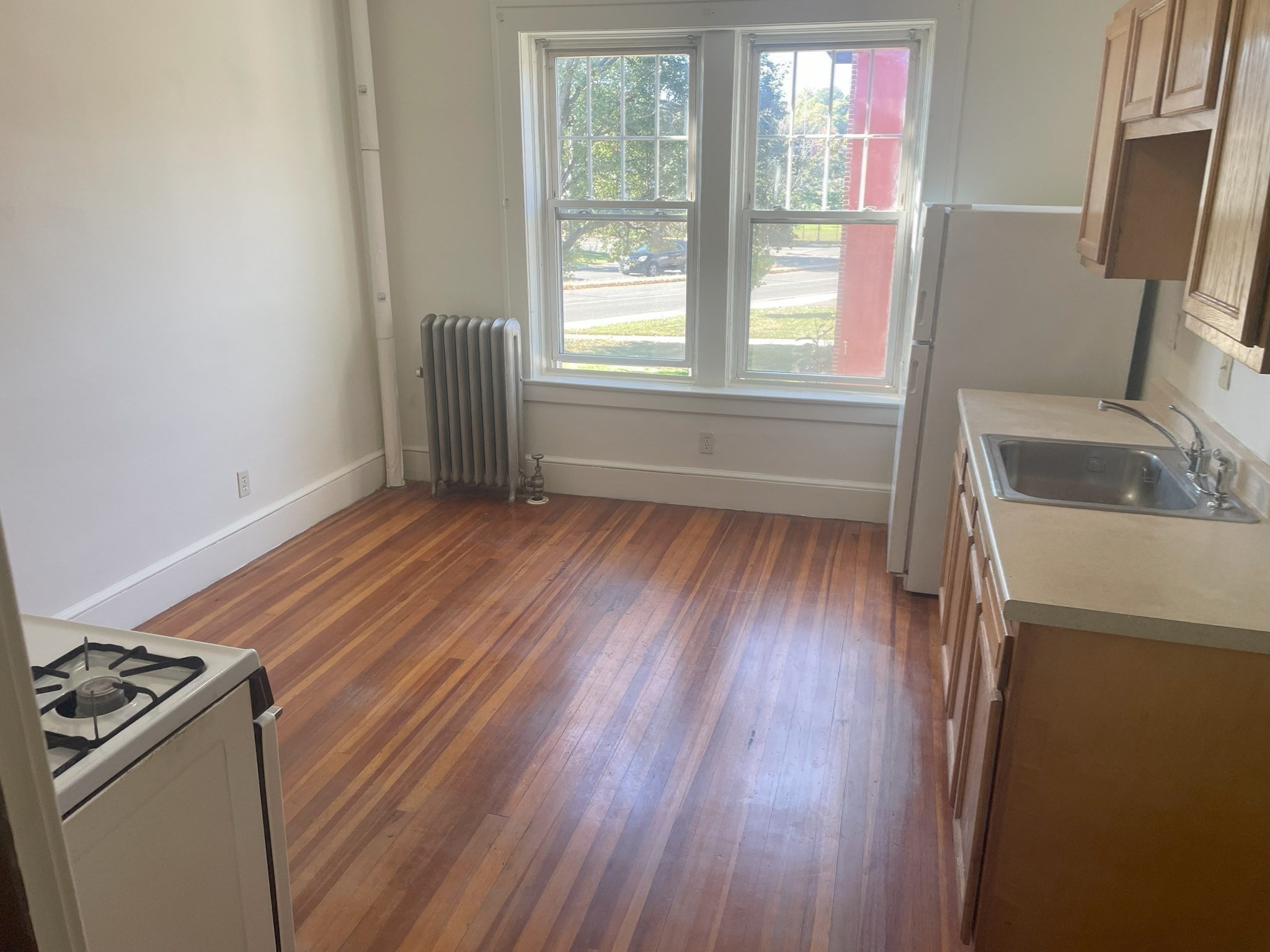 329 Beech Street, Holyoke, MA 01040 - Image 10