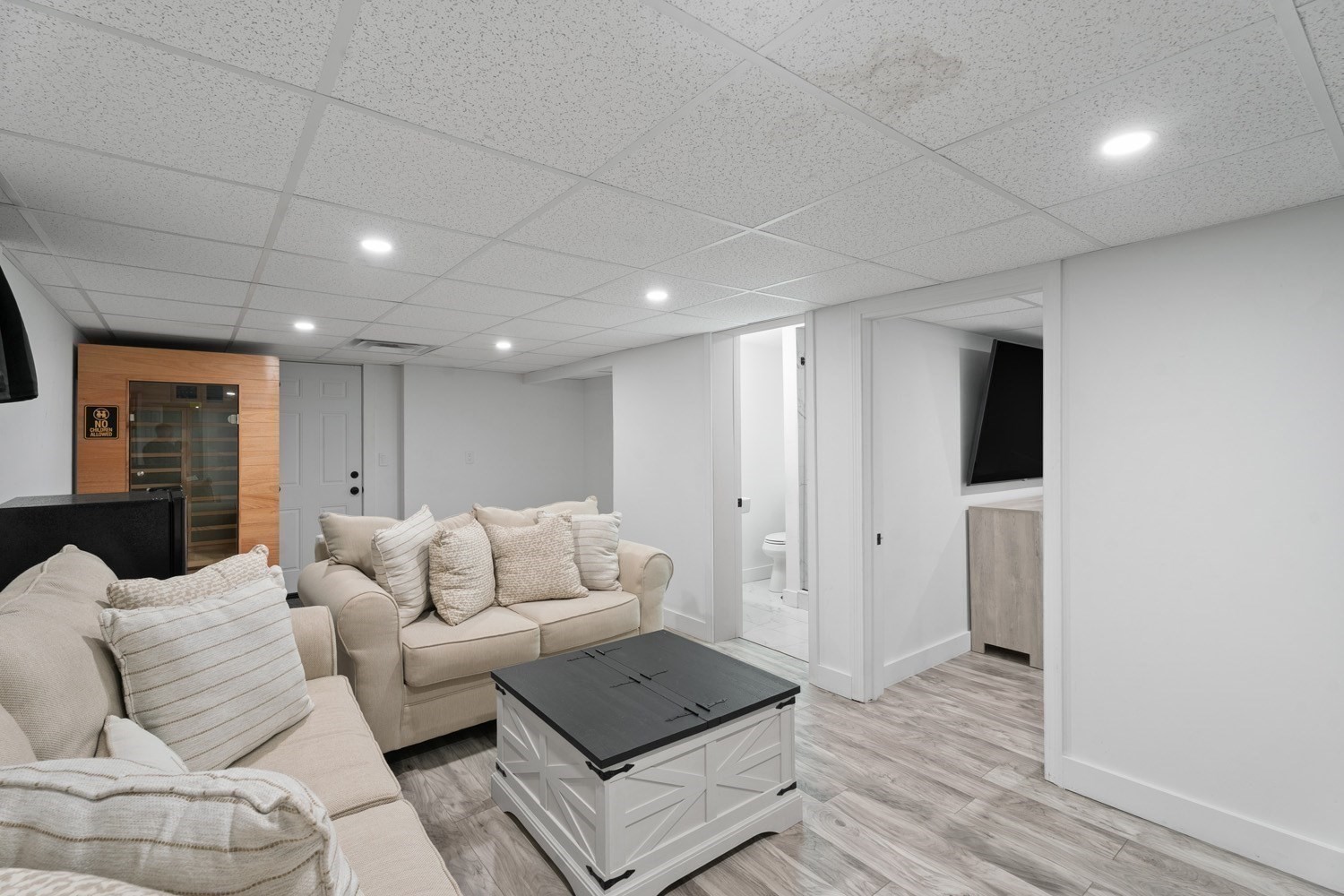 9 Theroux Dr, Falmouth, MA 02536 - Image 15