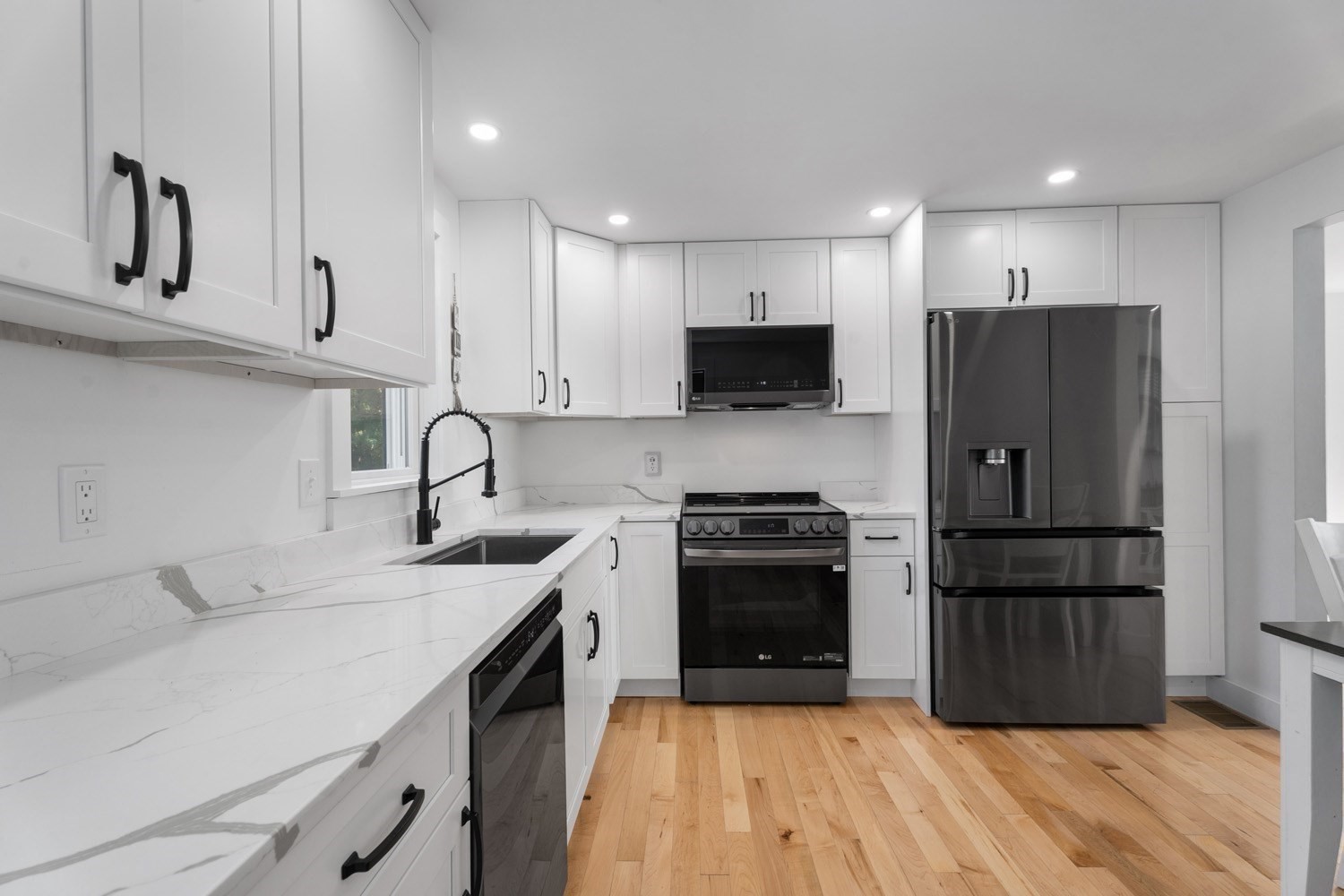 9 Theroux Dr, Falmouth, MA 02536 - Image 6