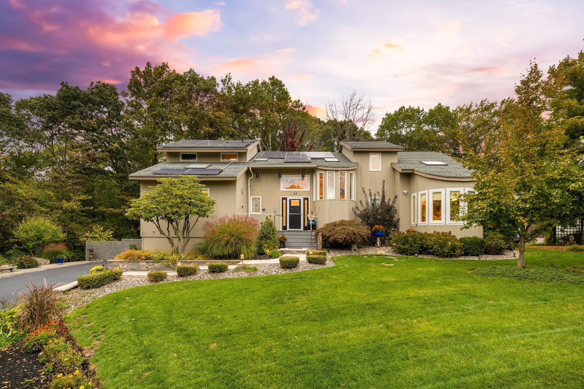 43 Ledgebrook Avenue, Stoughton, MA 02072