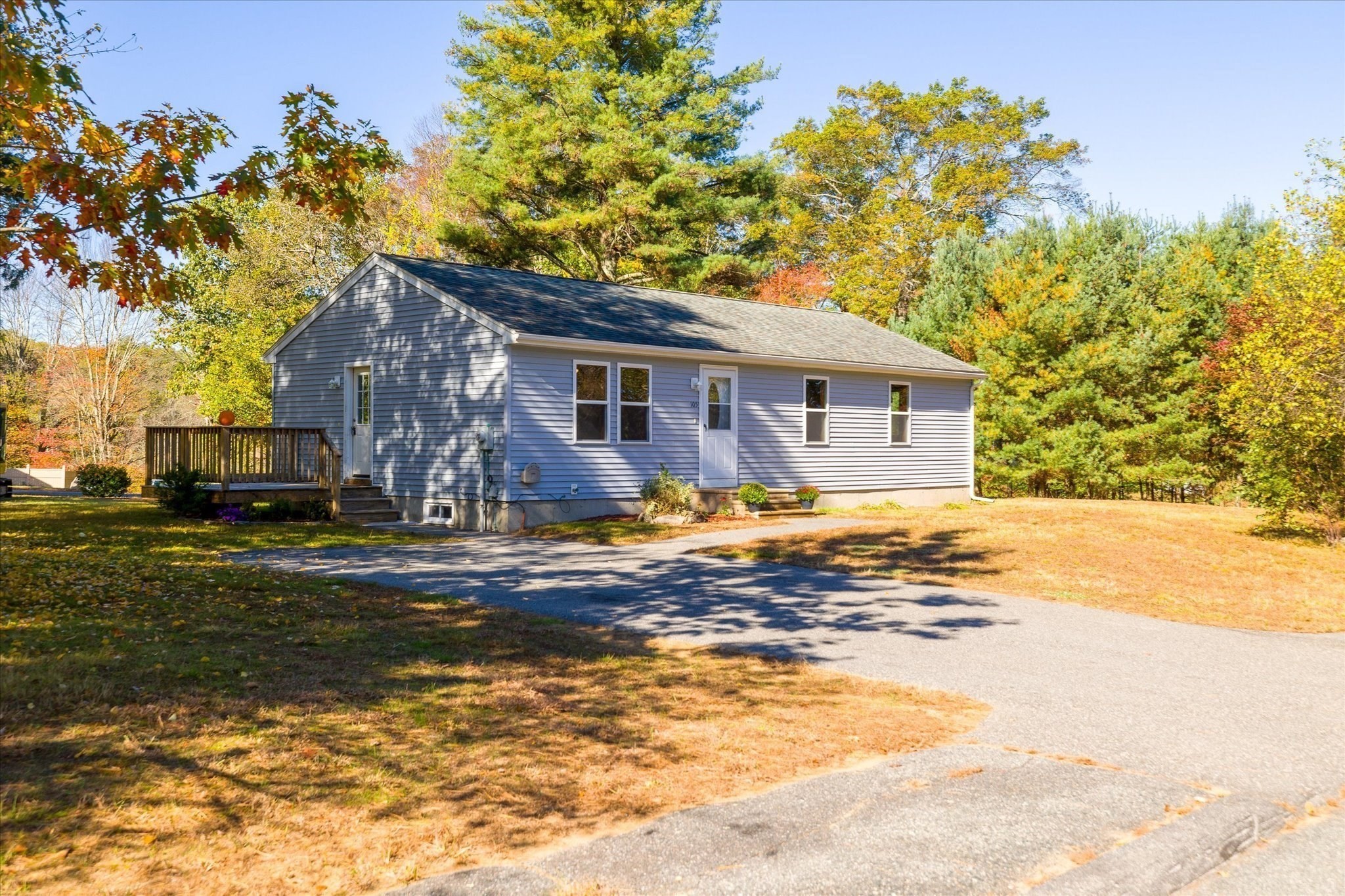 105 Hodgkins Dr, East Brookfield, MA 01515