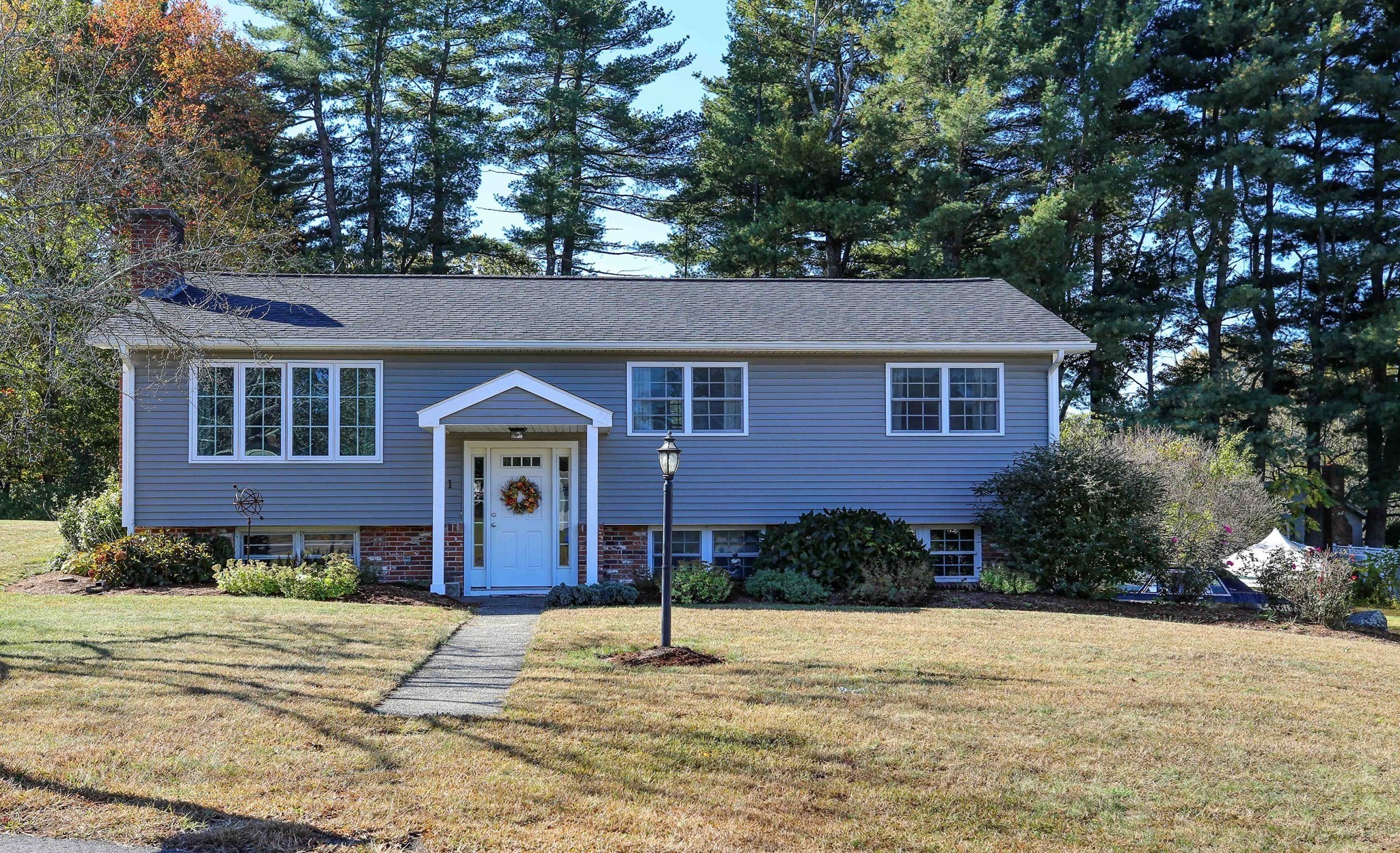 1 Doris Dr, Grafton, MA 01536