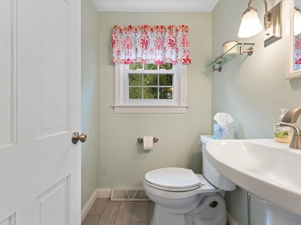 33 Daniels St, Franklin, MA 02038 - Image 11