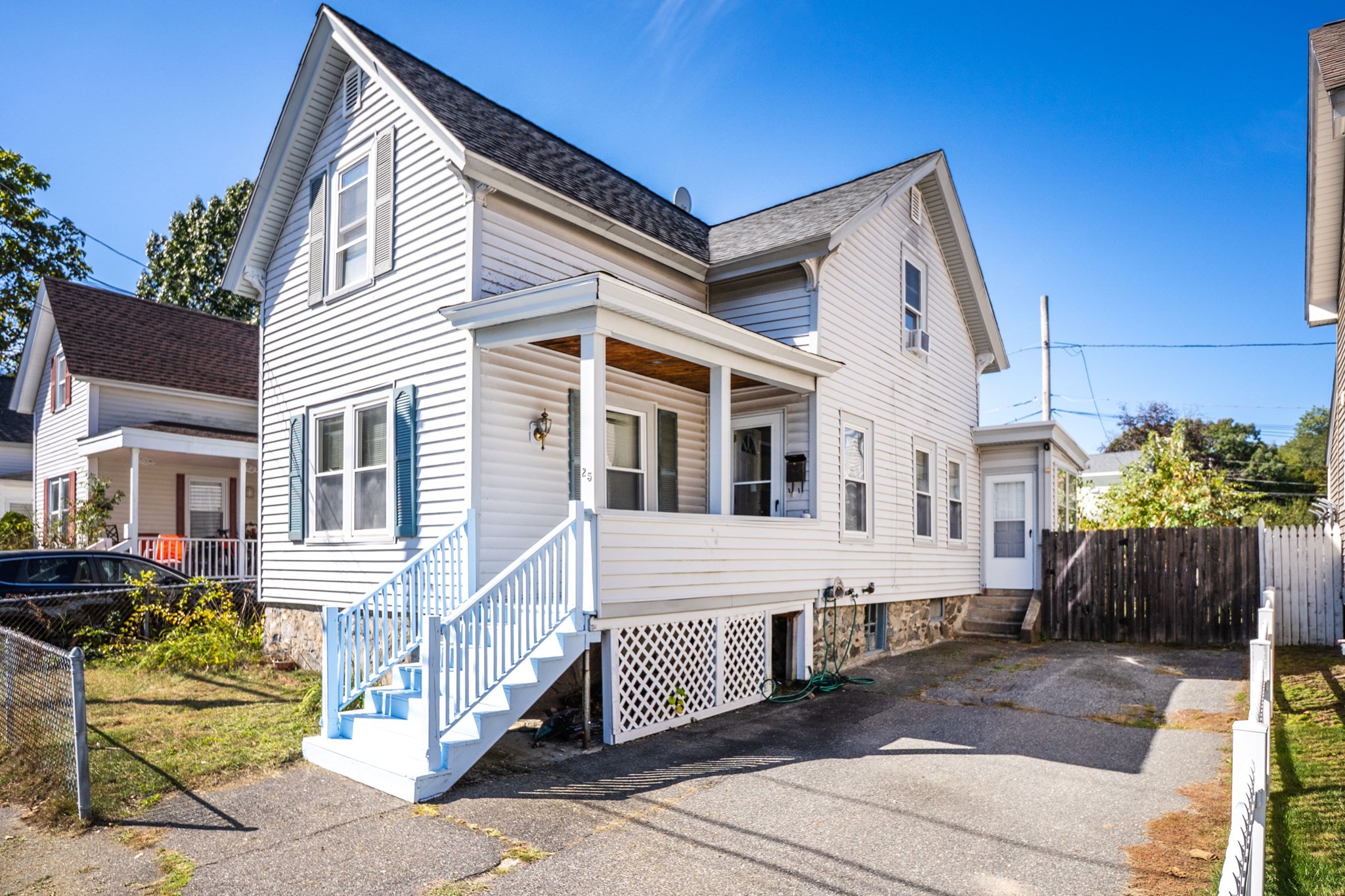 25 W 5th Ave, Lowell, MA 01854